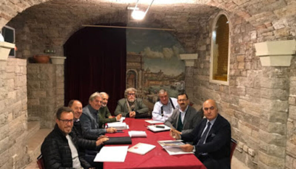 TAVOLO-DI-LAVORO-PESARO.jpg